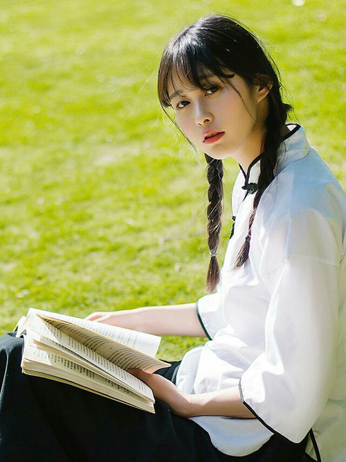 开云体育-新兴球队崭露头角，波兰队不容忽视，波兰队球员